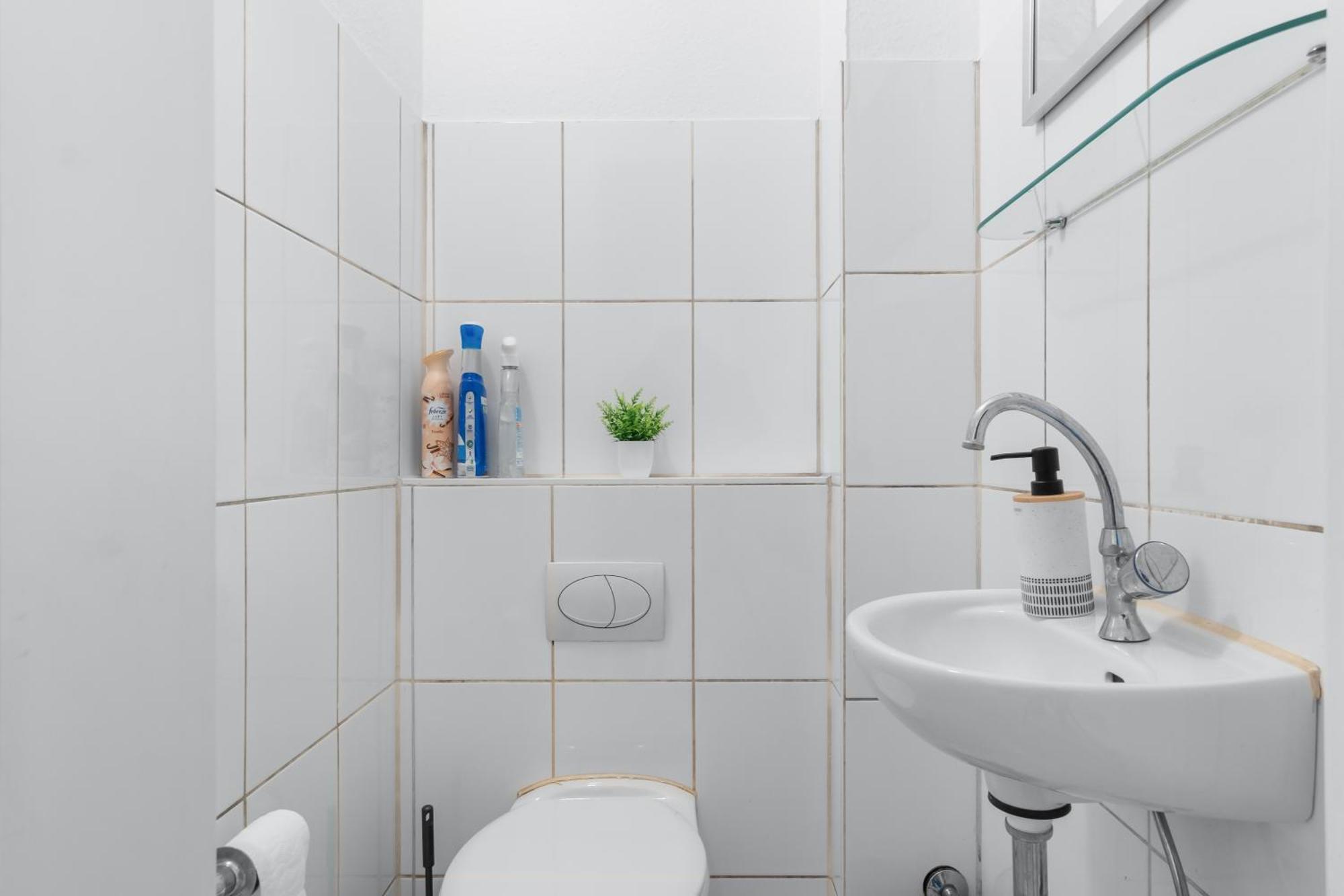 Tolles Design, Hochwertig, Vollausstattung, 3 Zimmer, Grosses Bad & Gaeste-Wc, Grosse Kueche, 3 X Smart Tv, 11 Min Zum Hbf Duisburg Eksteriør bilde