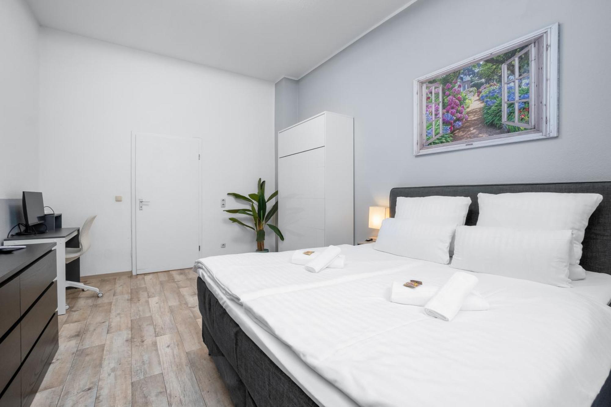 Tolles Design, Hochwertig, Vollausstattung, 3 Zimmer, Grosses Bad & Gaeste-Wc, Grosse Kueche, 3 X Smart Tv, 11 Min Zum Hbf Duisburg Eksteriør bilde