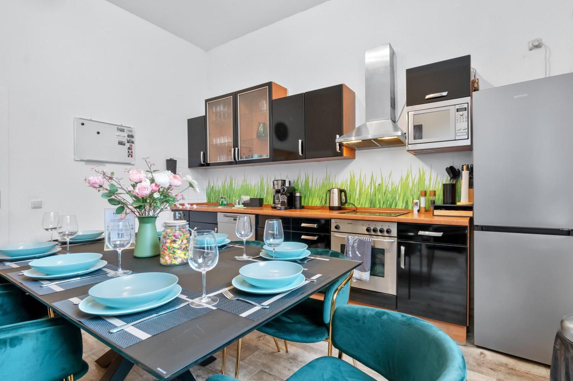 Tolles Design, Hochwertig, Vollausstattung, 3 Zimmer, Grosses Bad & Gaeste-Wc, Grosse Kueche, 3 X Smart Tv, 11 Min Zum Hbf Duisburg Eksteriør bilde