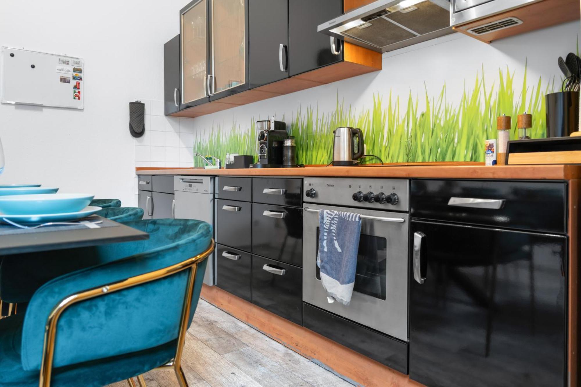 Tolles Design, Hochwertig, Vollausstattung, 3 Zimmer, Grosses Bad & Gaeste-Wc, Grosse Kueche, 3 X Smart Tv, 11 Min Zum Hbf Duisburg Eksteriør bilde