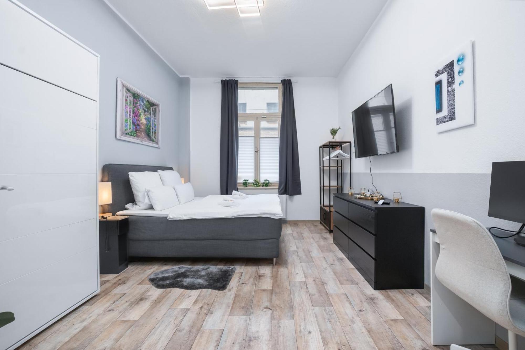 Tolles Design, Hochwertig, Vollausstattung, 3 Zimmer, Grosses Bad & Gaeste-Wc, Grosse Kueche, 3 X Smart Tv, 11 Min Zum Hbf Duisburg Eksteriør bilde